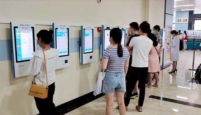 JN江南网页版广州南站推出自助领丢失身份证用自助效劳终端刷脸就可以取(图2)